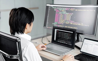 华容 ,php声明和调用变量的符号是什么？